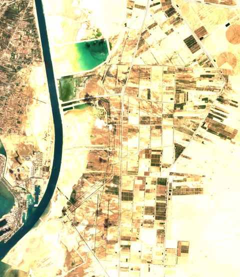 Sentinel-2 crop of Suez southern anchorage at 29.98°N 32.62°E, captured 19 Oct 2026